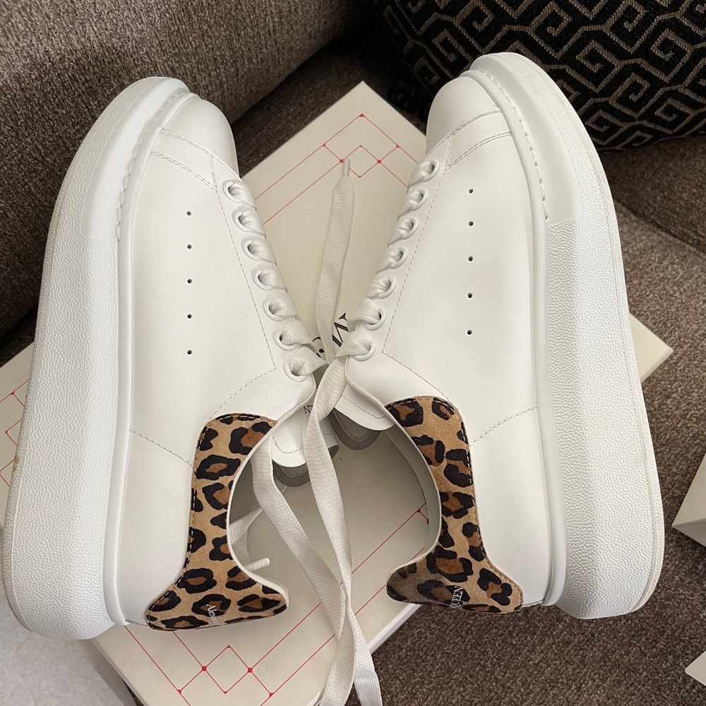 Alexander McQueen Leopard Print Back